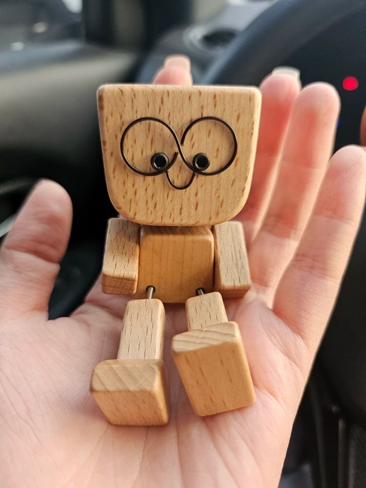 Anti slip wooden car decoration