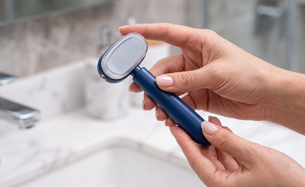 Original image showing the handheld tool and its handle