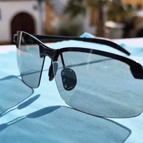 Original seller demonstration of lens tint changing under exposure